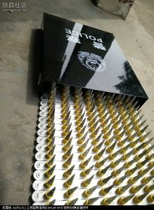 警用破胎器亮相,這下警察蜀黎有好幫手了(圖)